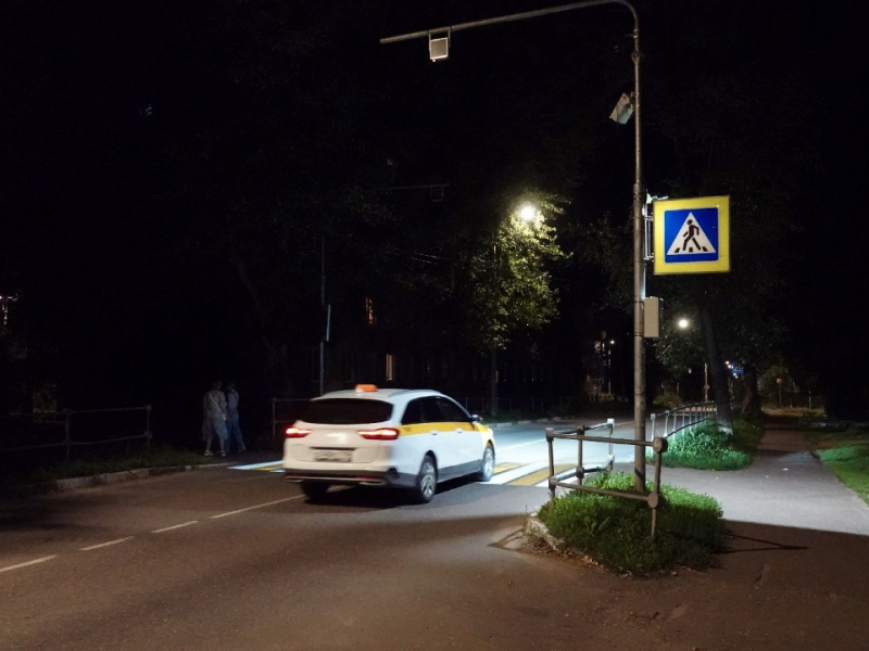 В Рабочем поселке тестируют цифровую «зебру», которая светится в темноте