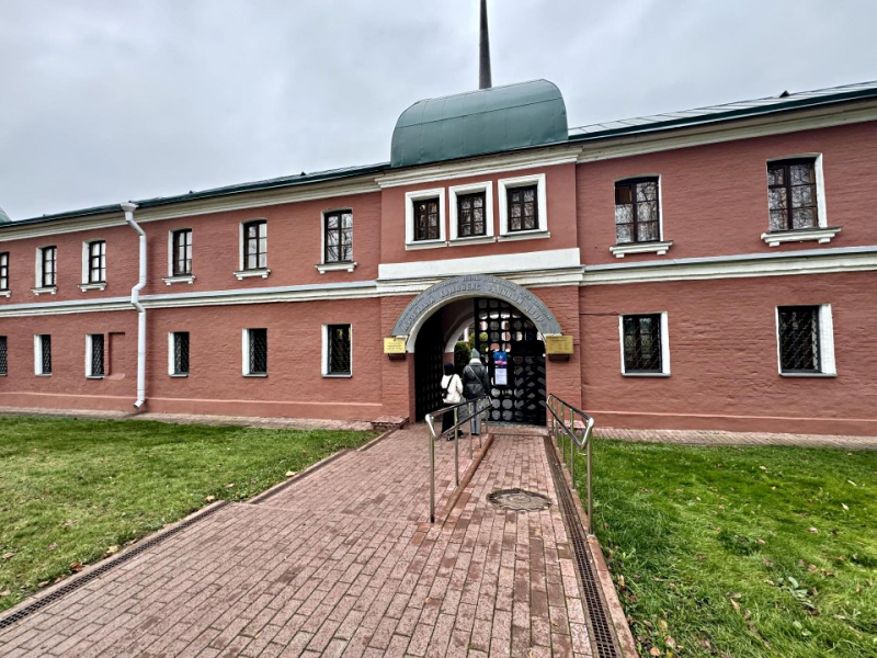 История ожила в Сергиевом Посаде: дети строят крепости и изучают древние книги